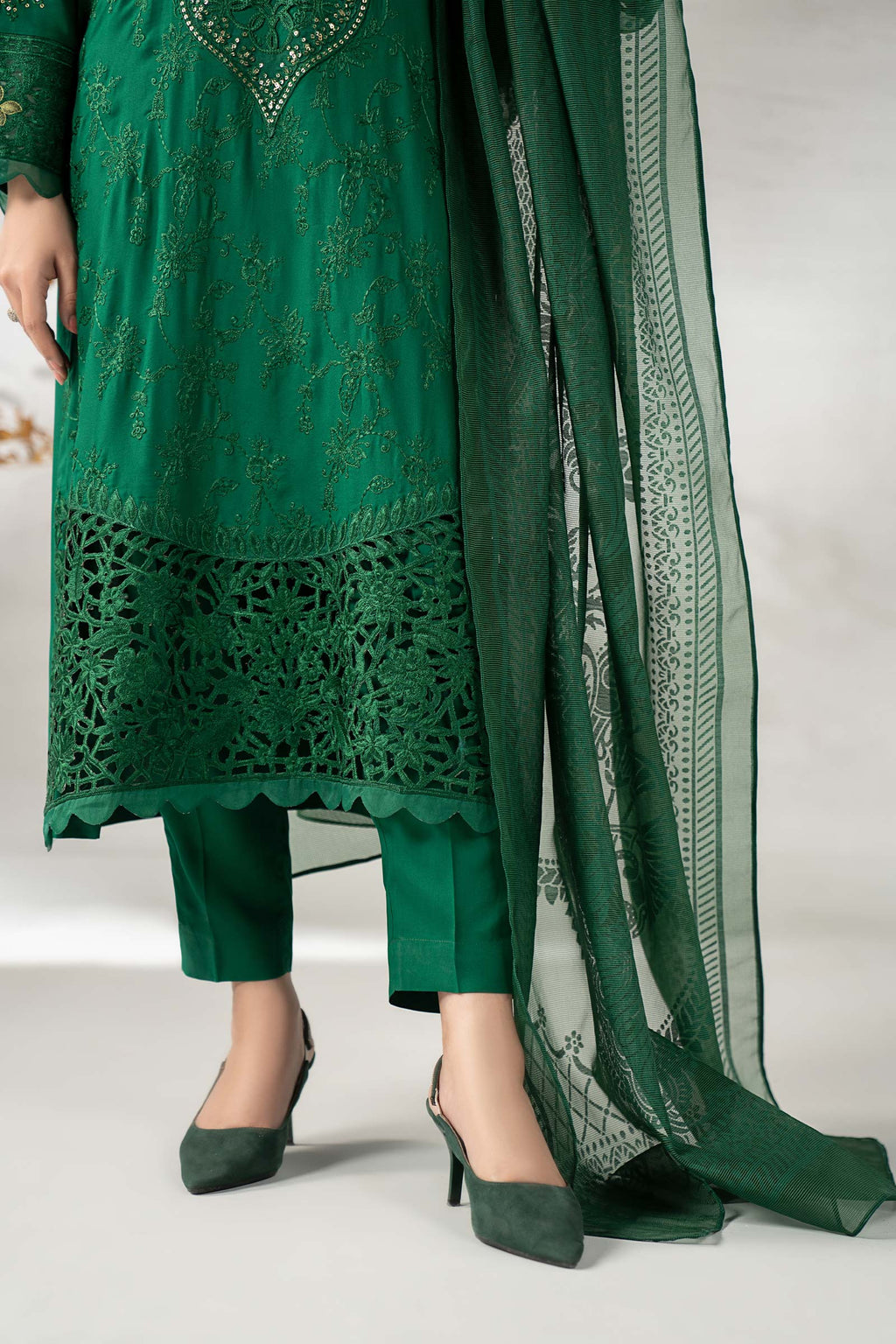Maria B | Eid Collection 26 | 3 Piece Embroidered Linen Suit