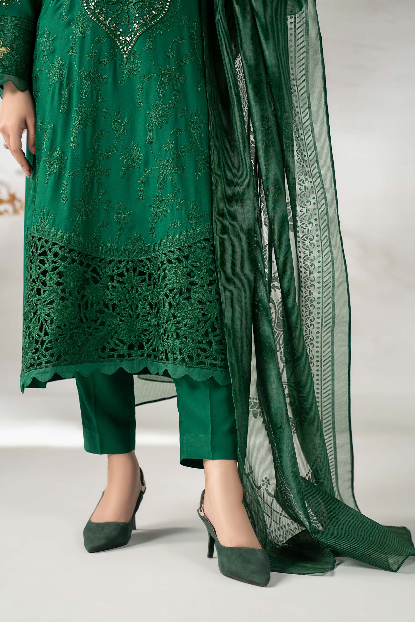 Maria B | Eid Collection 26 | 3 Piece Embroidered Linen Suit