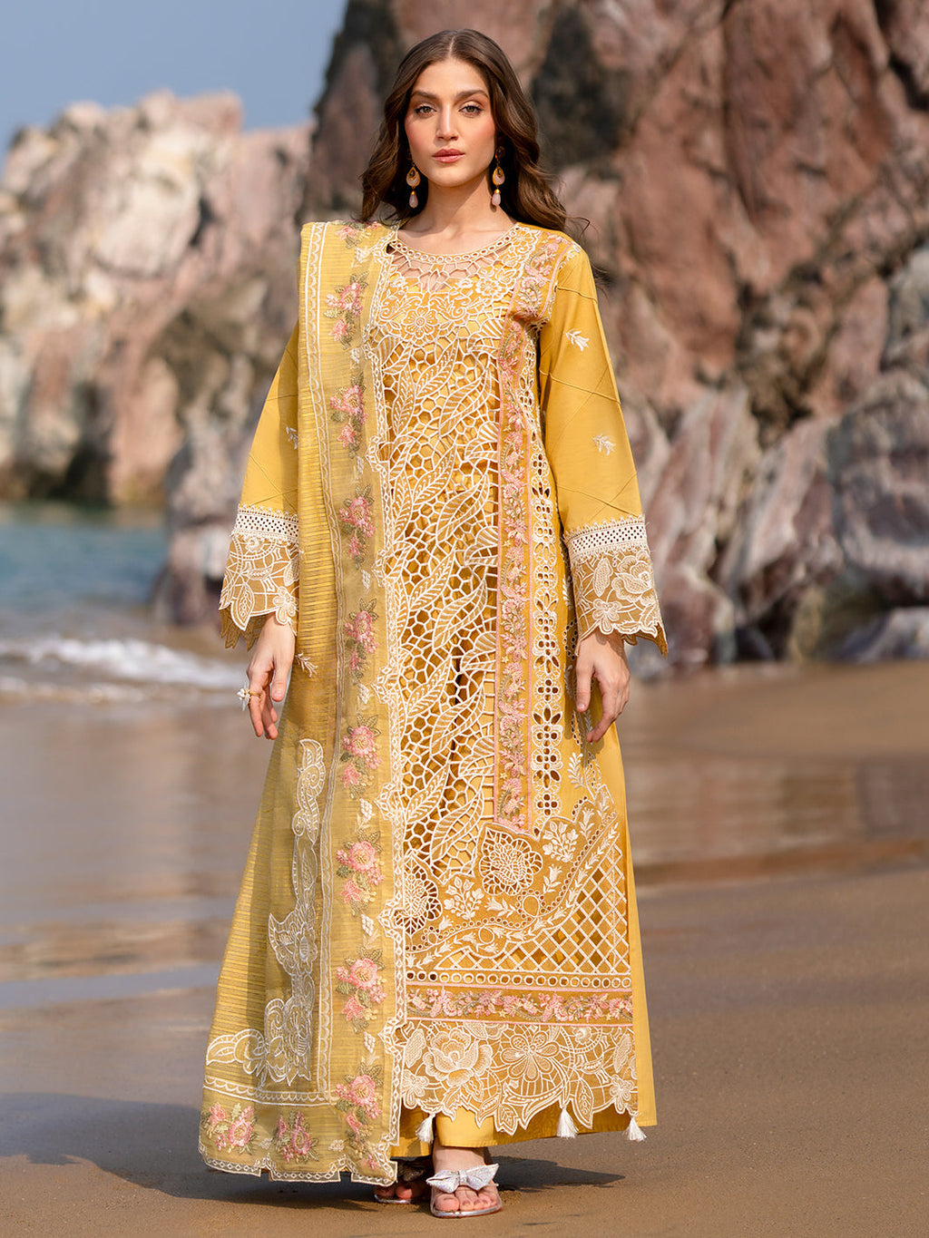 Mahnur | Sirena Luxury Lawn 25 | Dahlia - Riwayat-e-Khas