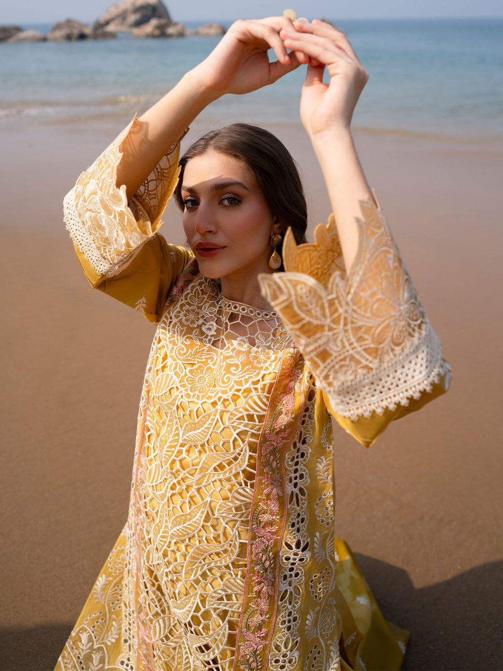 Mahnur | Sirena Luxury Lawn 25 | Dahlia - Riwayat-e-Khas