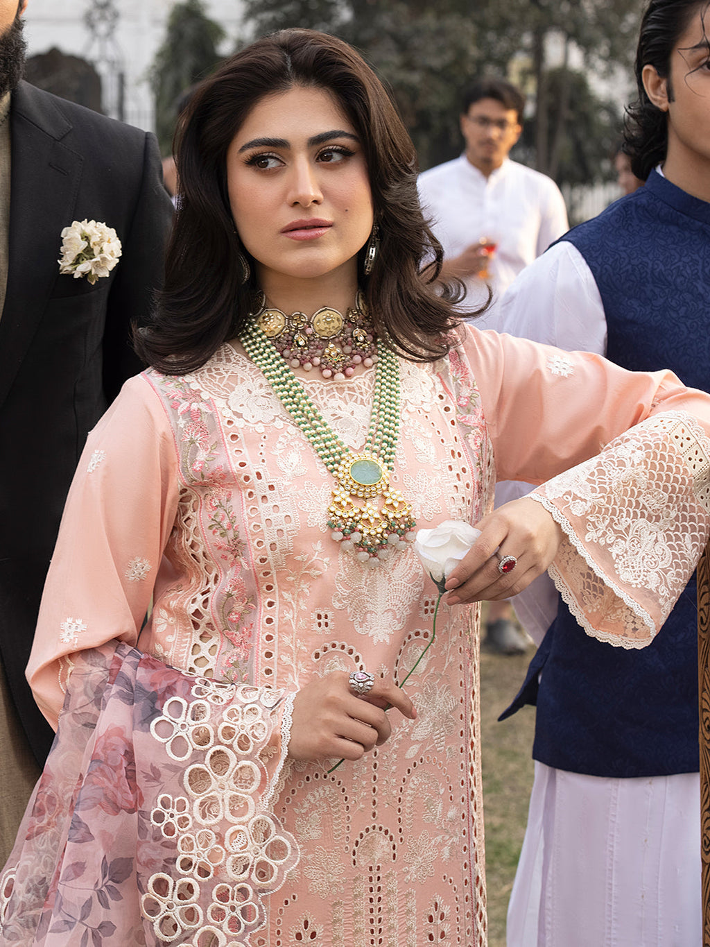 Mahnur | Mahrukh Luxury Lawn 24 | DAISY - Riwayat-e-Khas