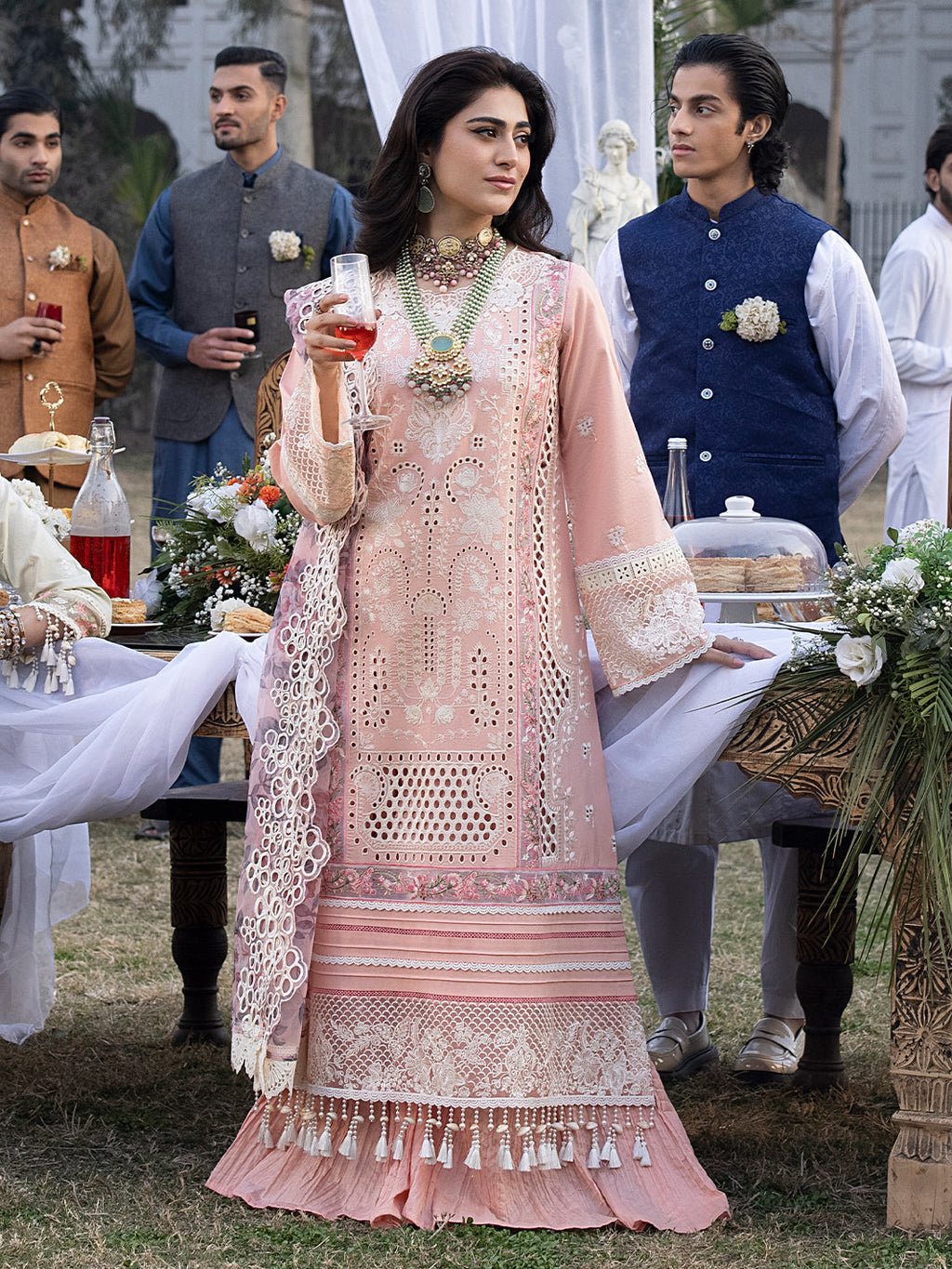 Mahnur | Mahrukh Luxury Lawn 24 | DAISY - Riwayat-e-Khas