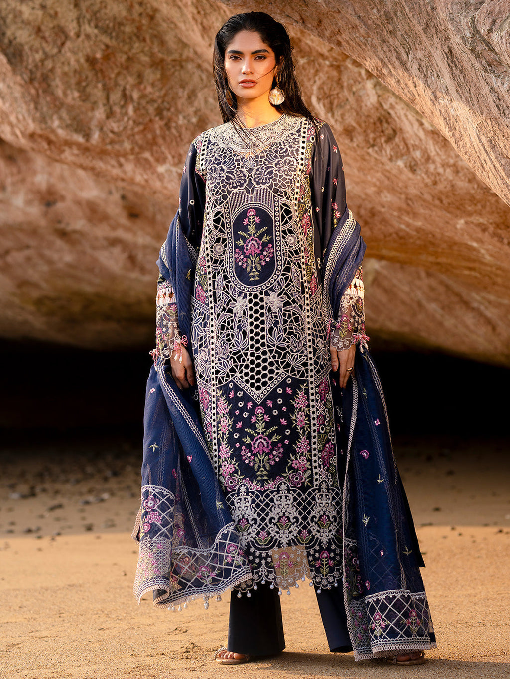 Mahnur | Sirena Luxury Lawn 25 | Derya - Riwayat-e-Khas