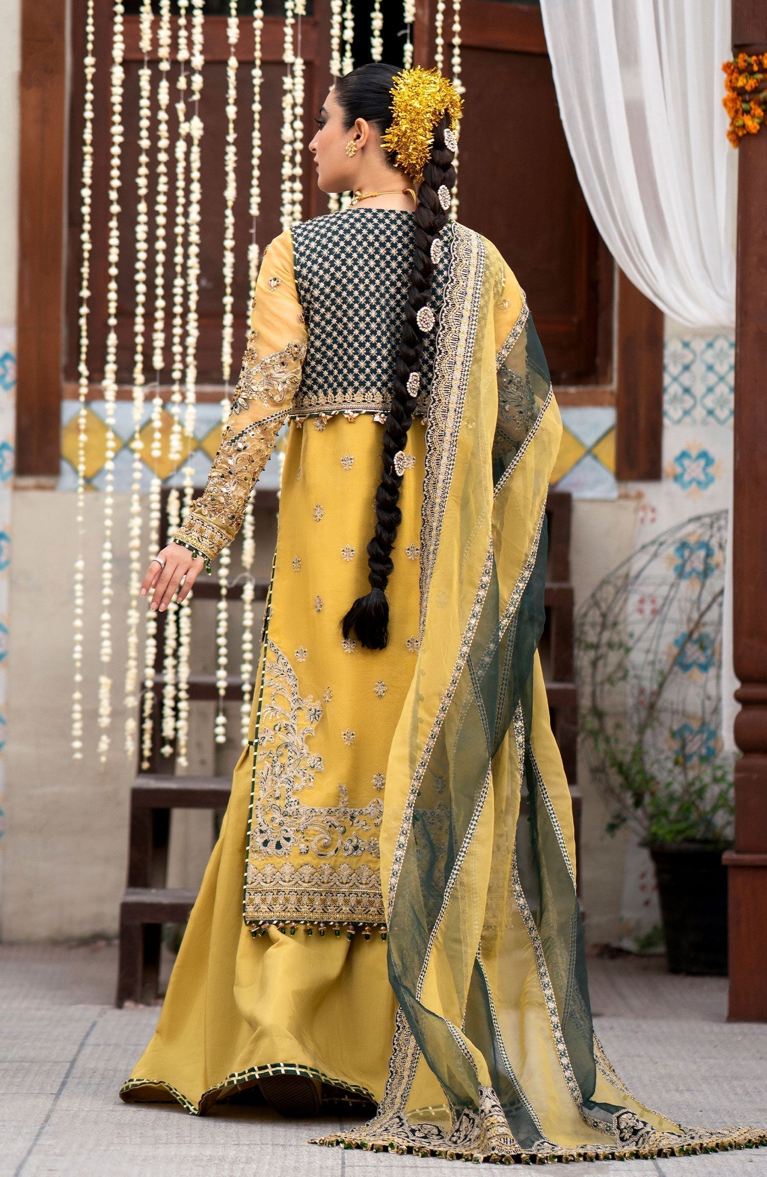 Zarin by Eleshia Embroidered Organza 3Pc Suit D-05 Oriana - Riwayat-e-khas