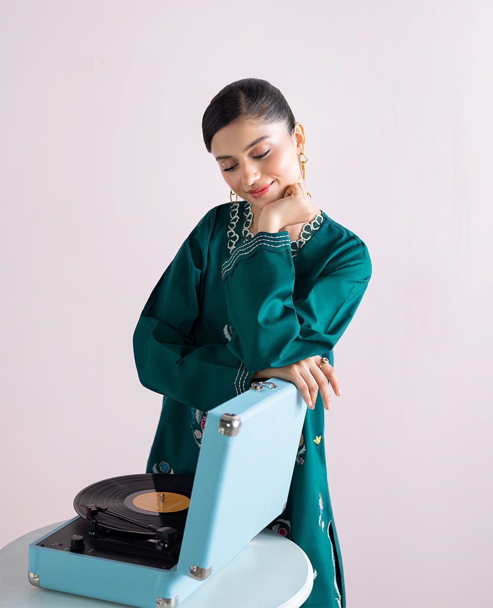 Republic Womenswear | Essentials 25 | ES-188
