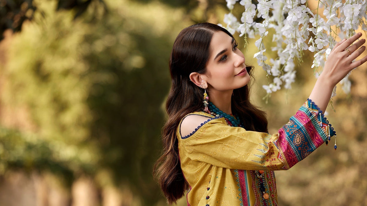 Ellena | Luxury Embroidered Collection | D05 - Riwayat-e-Khas