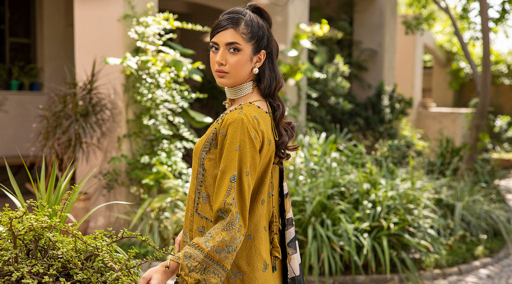 Ellena | Luxury Embroidered Collection | D17 - Riwayat-e-Khas