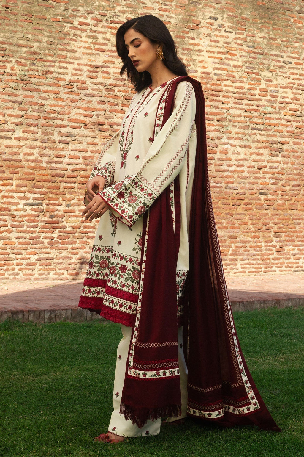 Zara Shahjahan | Winter 24 |  FARIDEH-D1 - House Of Anaya