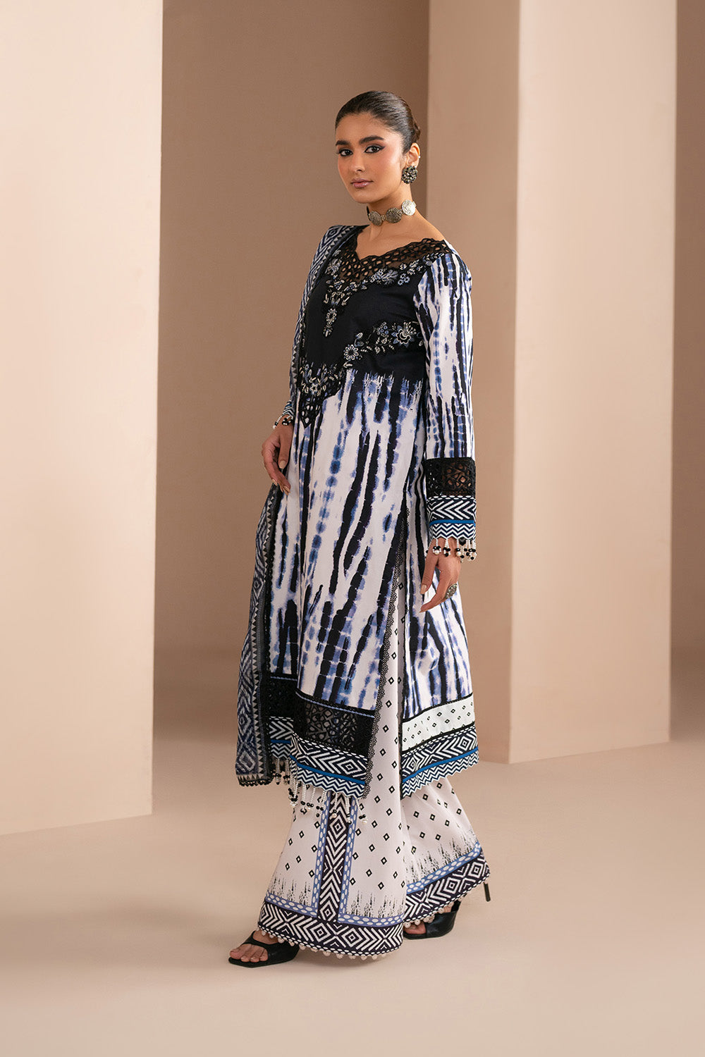 Maryum N Maria | Luxury Stitched | VARSHA - FWU6111