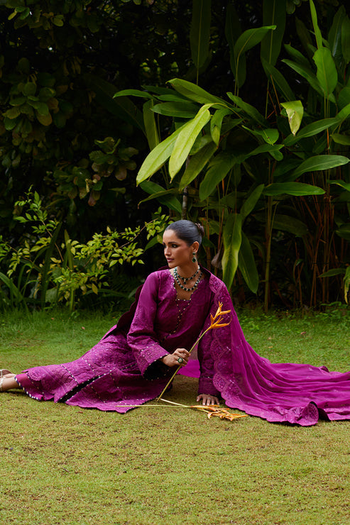 Gulaal | Luxury Lawn 25 | Hazel - Riwayat-e-Khas
