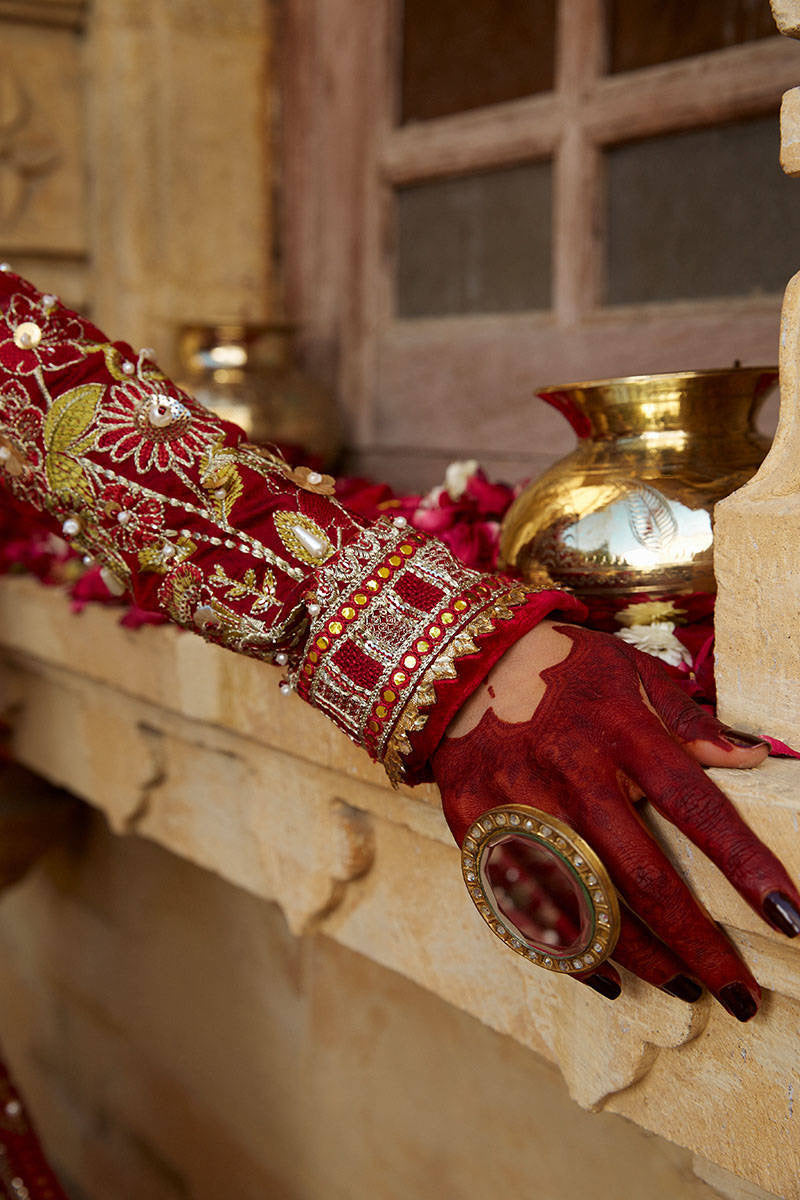 Mohsin Naveed Ranjha – MNR – MUKHI (BIA III) – ZWU23-20 – Sindoori Red - Riwayat-e-khas