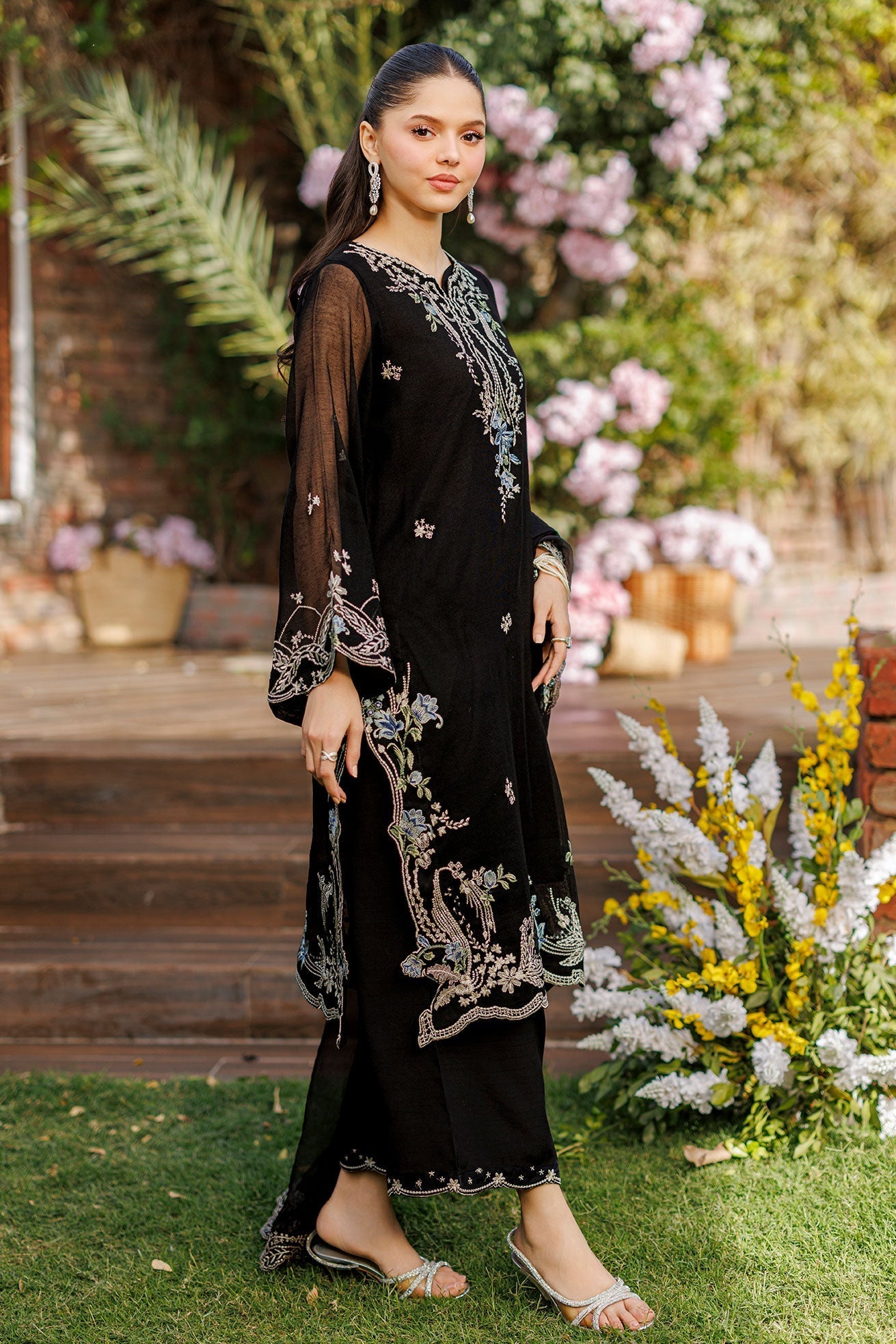 Dhanak | Signature Pret | BLACK 2PCS EMBROIDERED KURTA WITH TROUSER