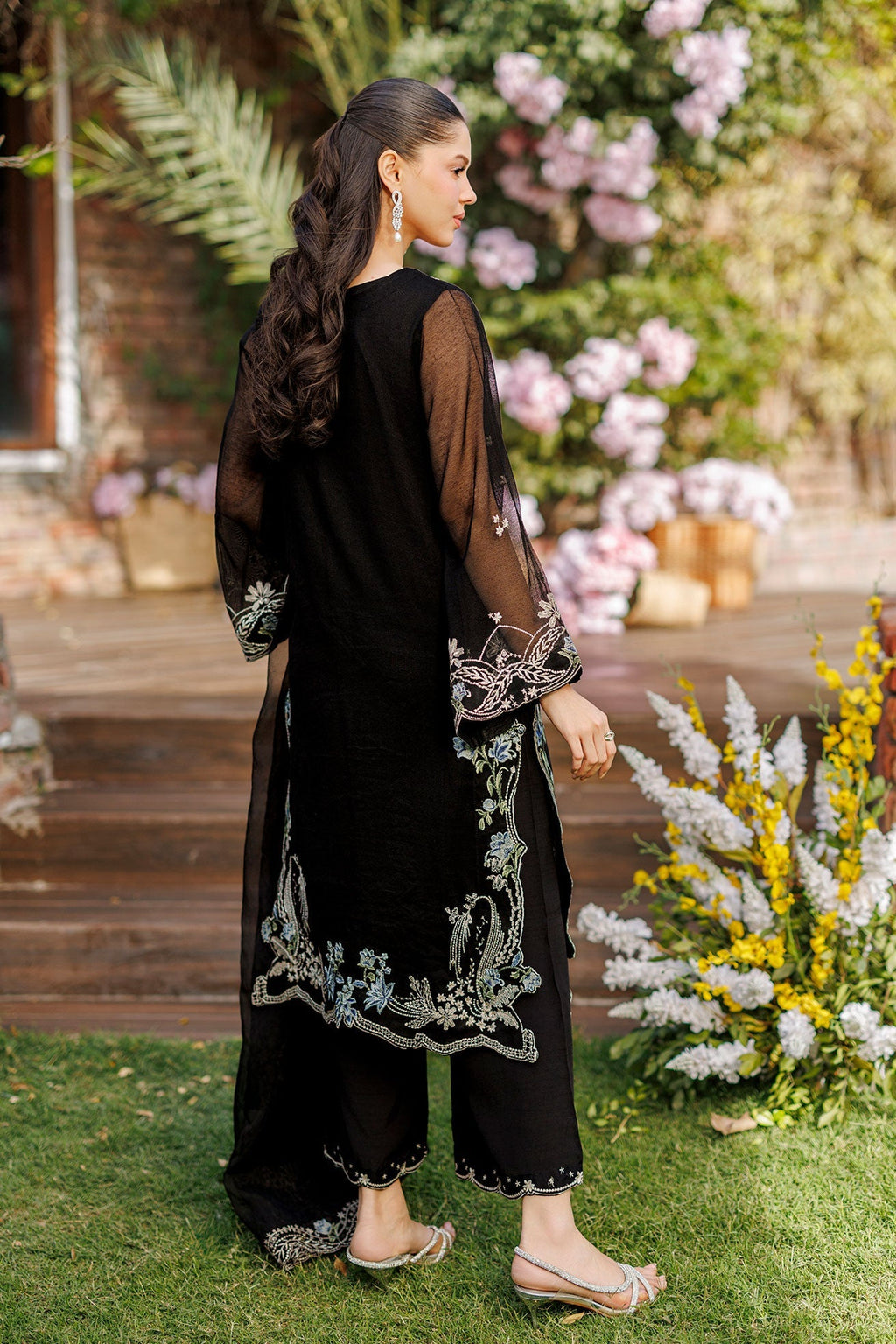 Dhanak | Signature Pret | BLACK 2PCS EMBROIDERED KURTA WITH TROUSER