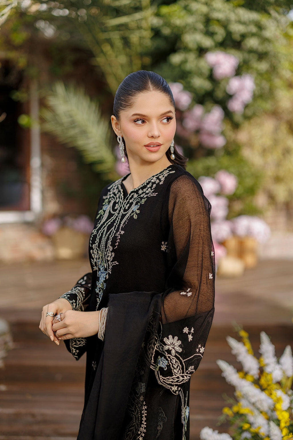 Dhanak | Signature Pret | BLACK 2PCS EMBROIDERED KURTA WITH TROUSER