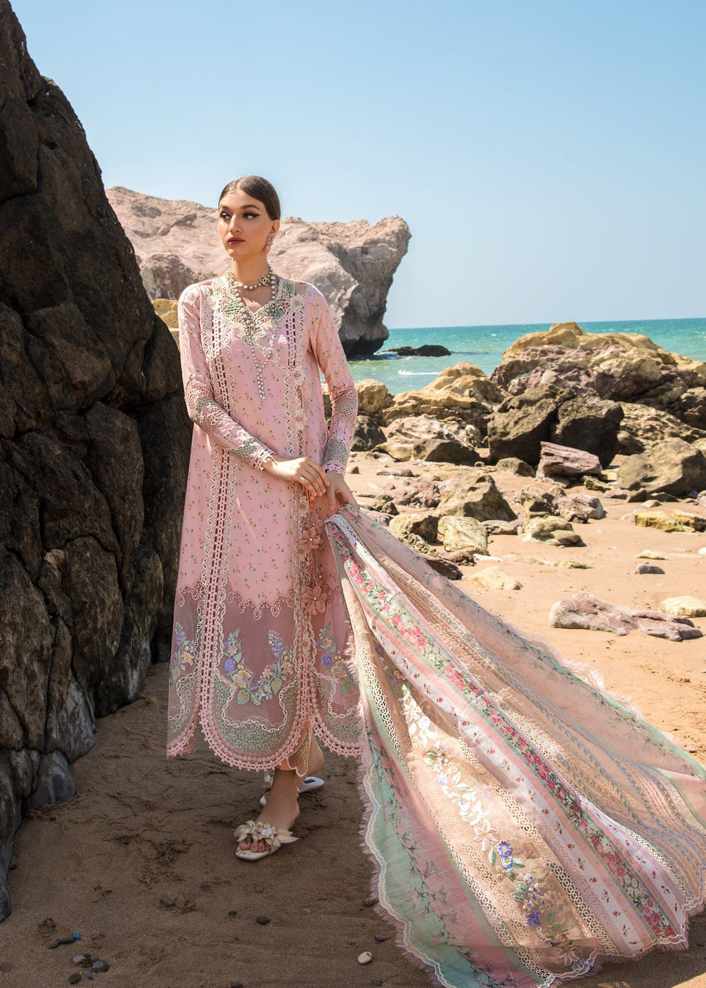 CRIMSON LUXURY LAWN SUMMER POSETTES - D2 A - Riwayat-e-khas
