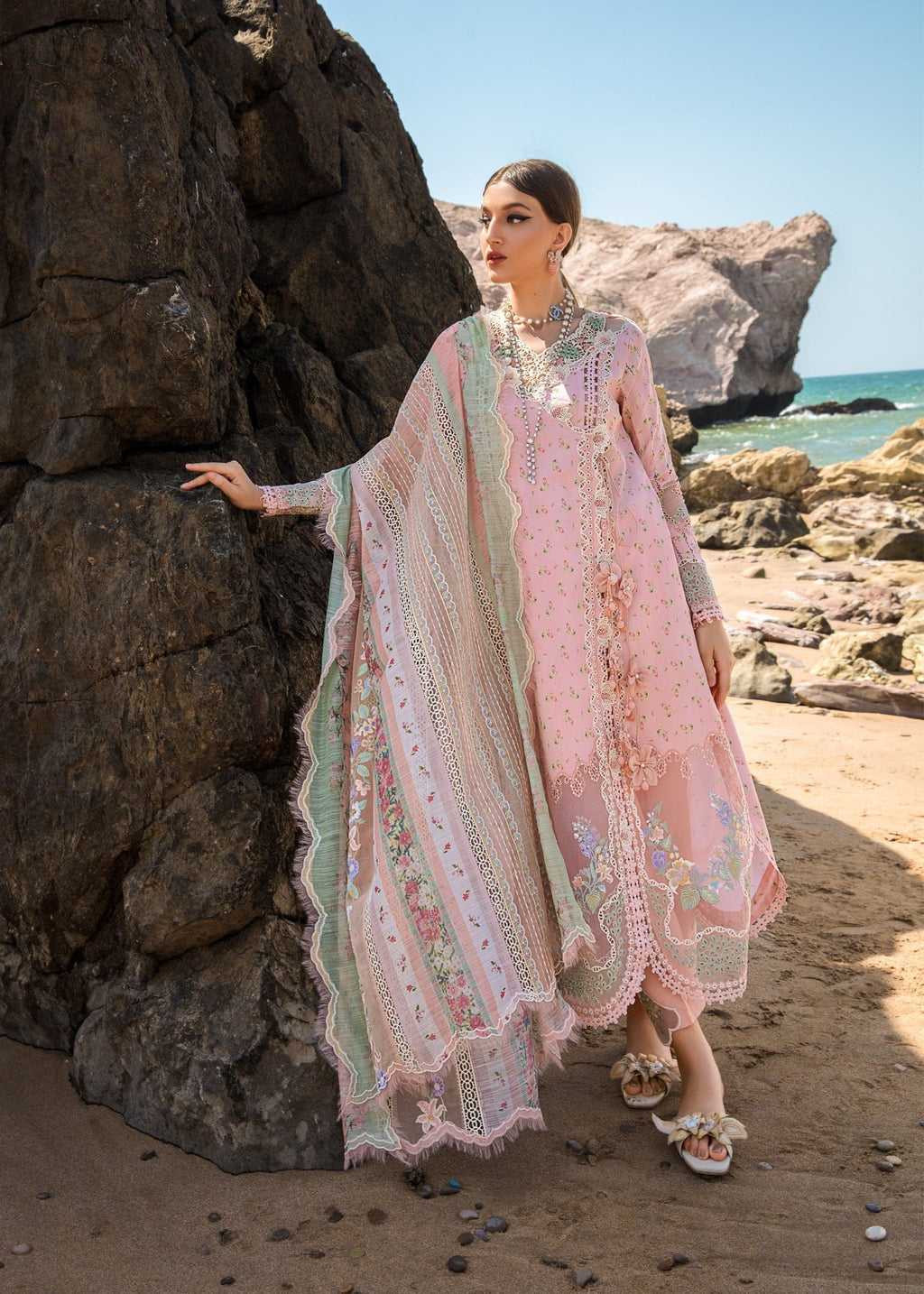 CRIMSON LUXURY LAWN SUMMER POSETTES - D2 A - Riwayat-e-khas