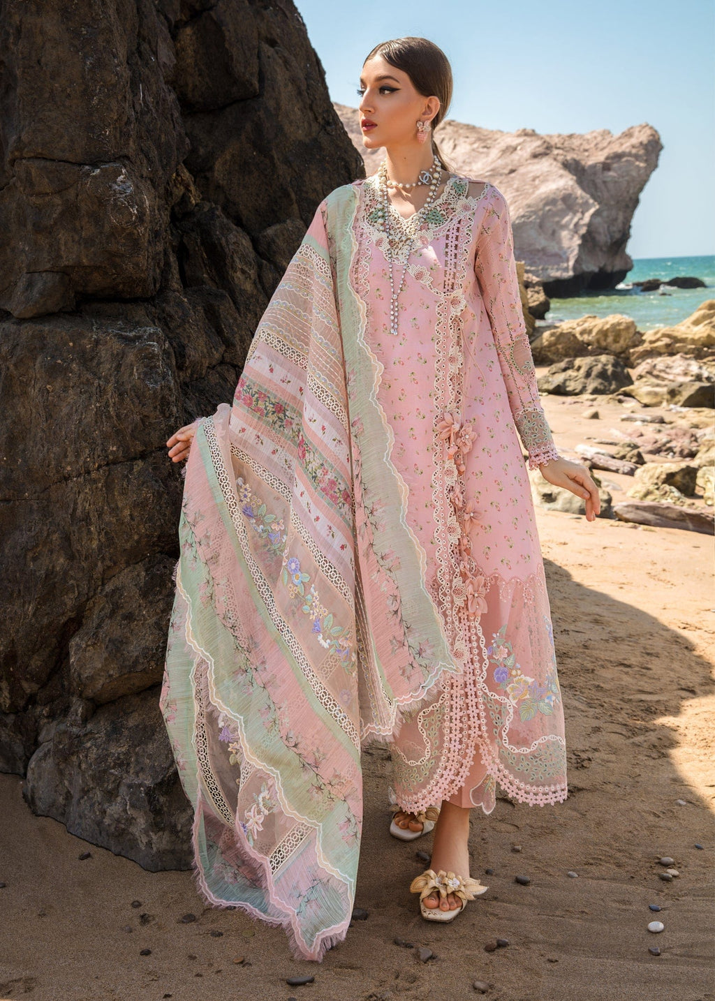 CRIMSON LUXURY LAWN SUMMER POSETTES - D2 A - Riwayat-e-khas