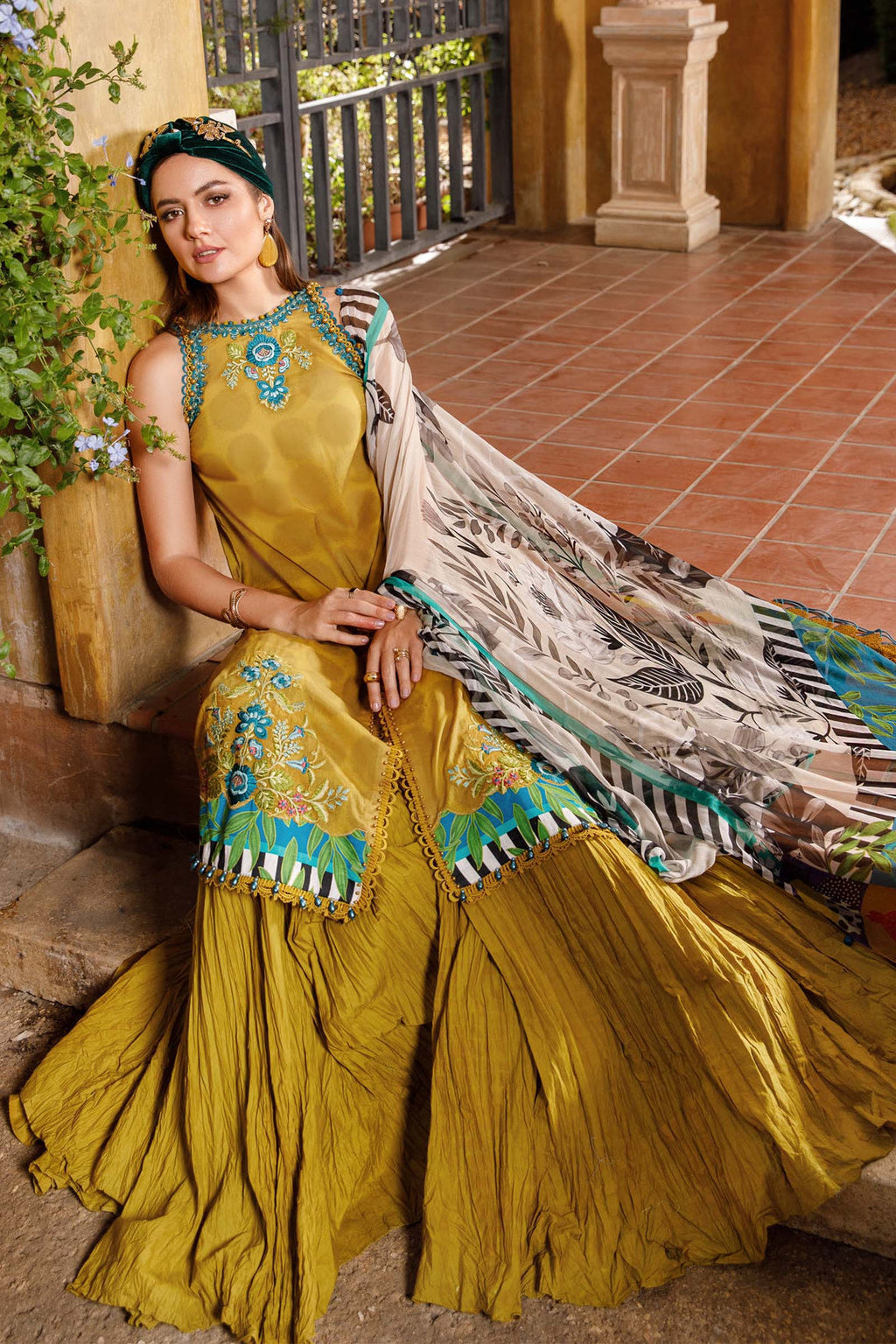 MARIA B PRINTED UNSTITCHED LAWN MPT-1711-B - Riwayat-e-khas