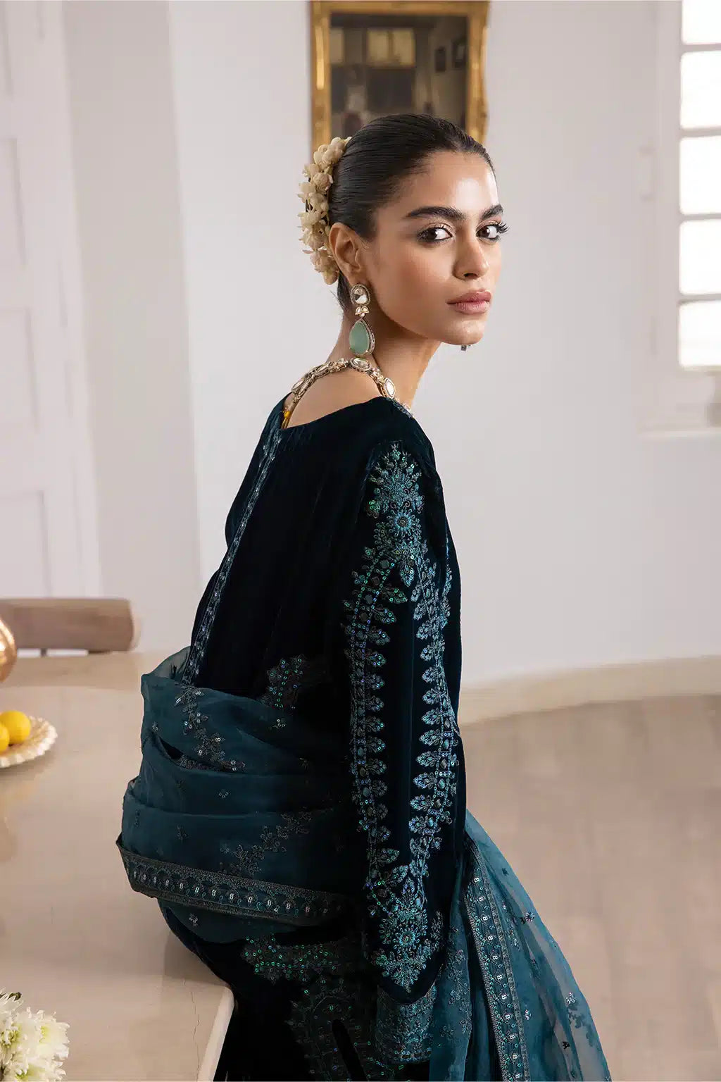 Iznik | Festive Velvet 23 | IV-21 LEHJA - House Of Anaya