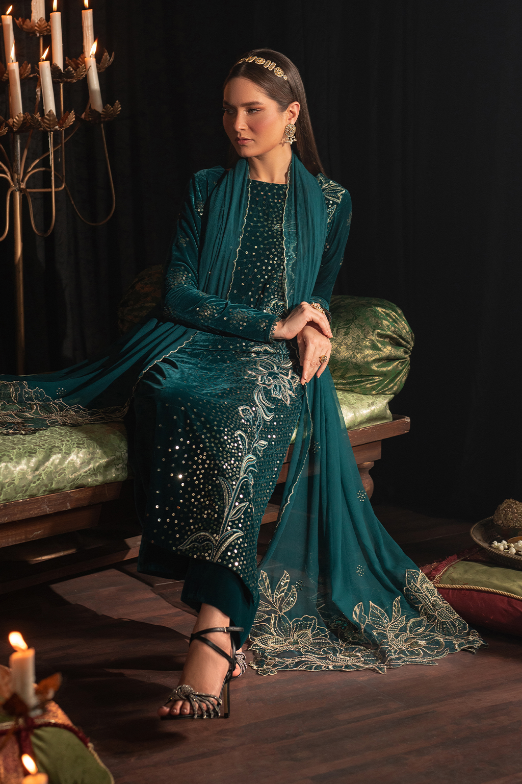 Iznik | Exclusive Velvet | IV-47 - House Of Anaya