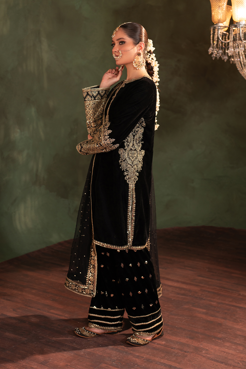 Iznik | Exclusive Velvet | IV-41 - House Of Anaya