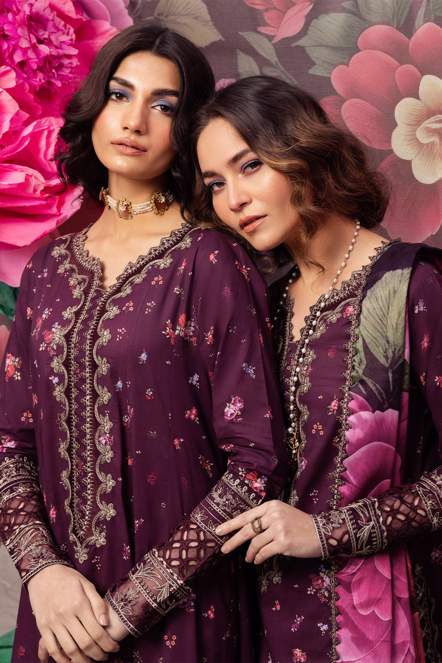 Iznik | Dahlia Embroidered Lawn | DL-06 - House Of Anaya