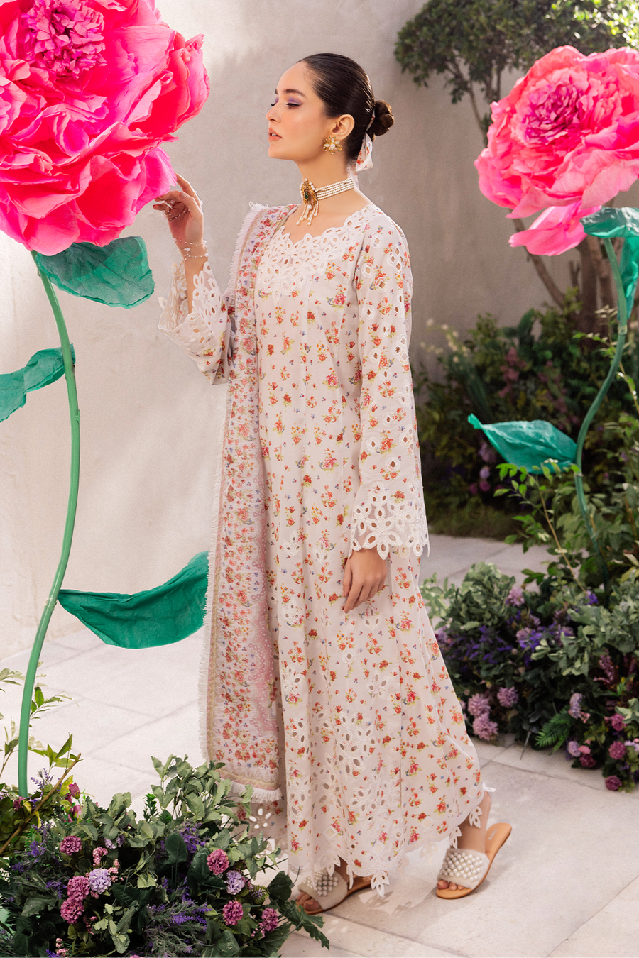 Iznik | Dahlia Embroidered Lawn | DL-05 - House Of Anaya
