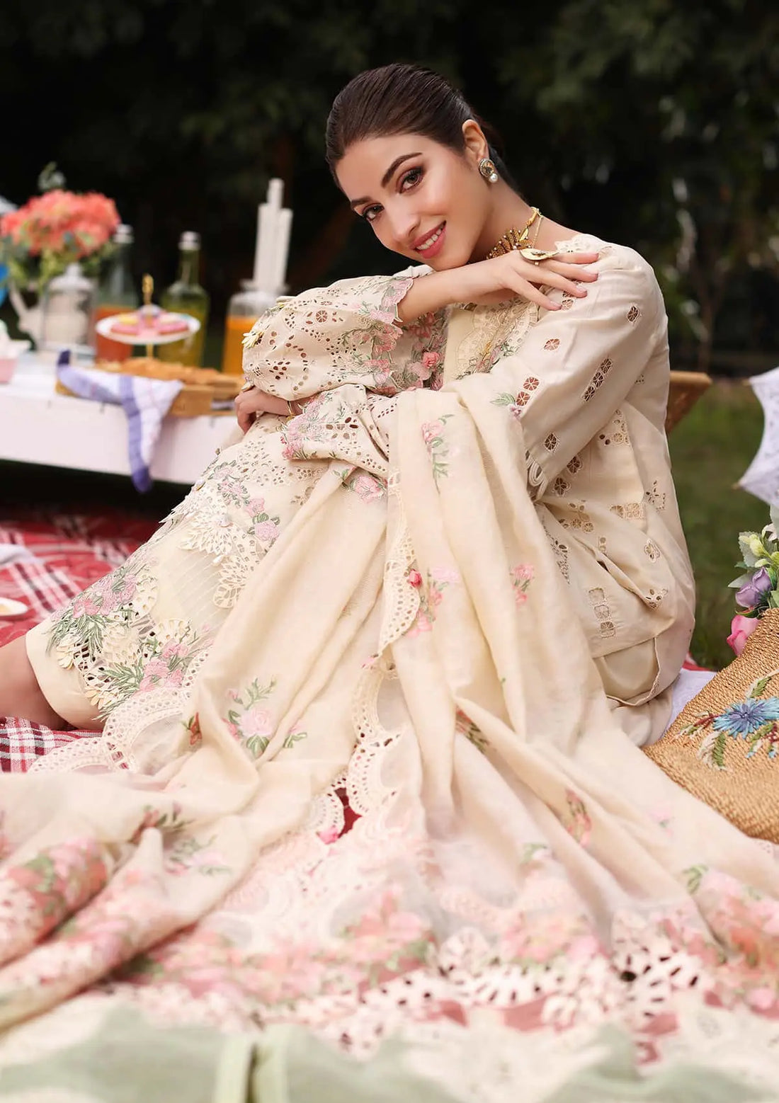 Kahf Premium | Festive Lawn 24 | KFL-07 SHIREEN - Riwayat-e-Khas