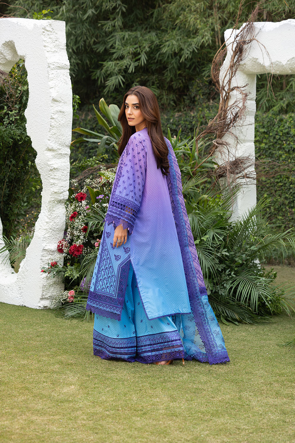 Sobia Nazir | Luxury Lawn 25 | 12B - Riwayat-e-Khas