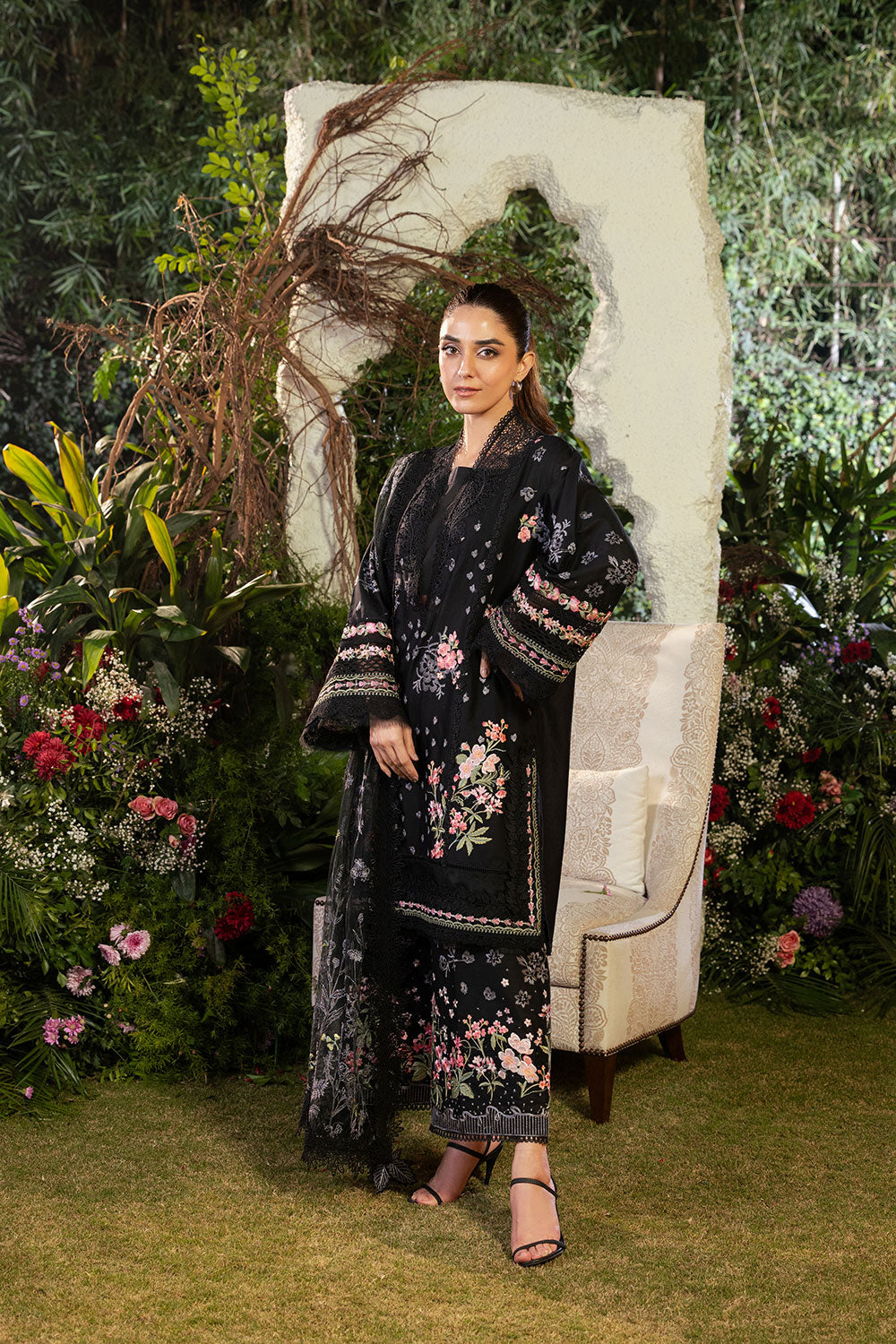 Sobia Nazir | Luxury Lawn 25 | 14B - Riwayat-e-Khas