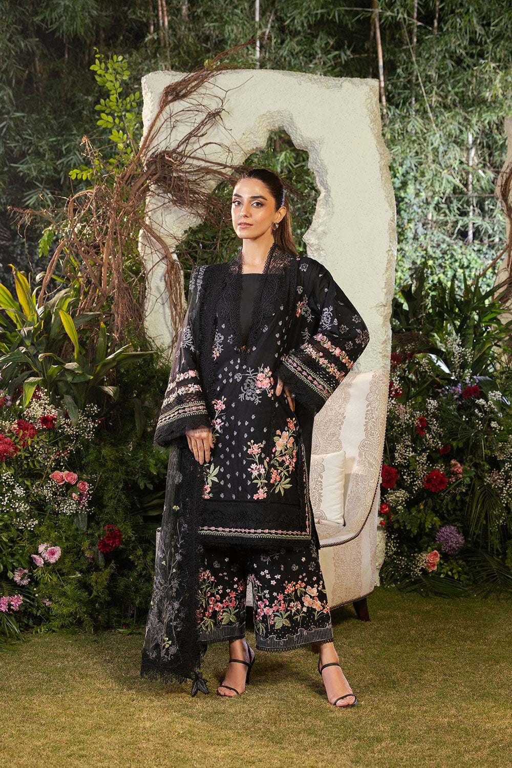 Sobia Nazir | Luxury Lawn 25 | 14B - Riwayat-e-Khas