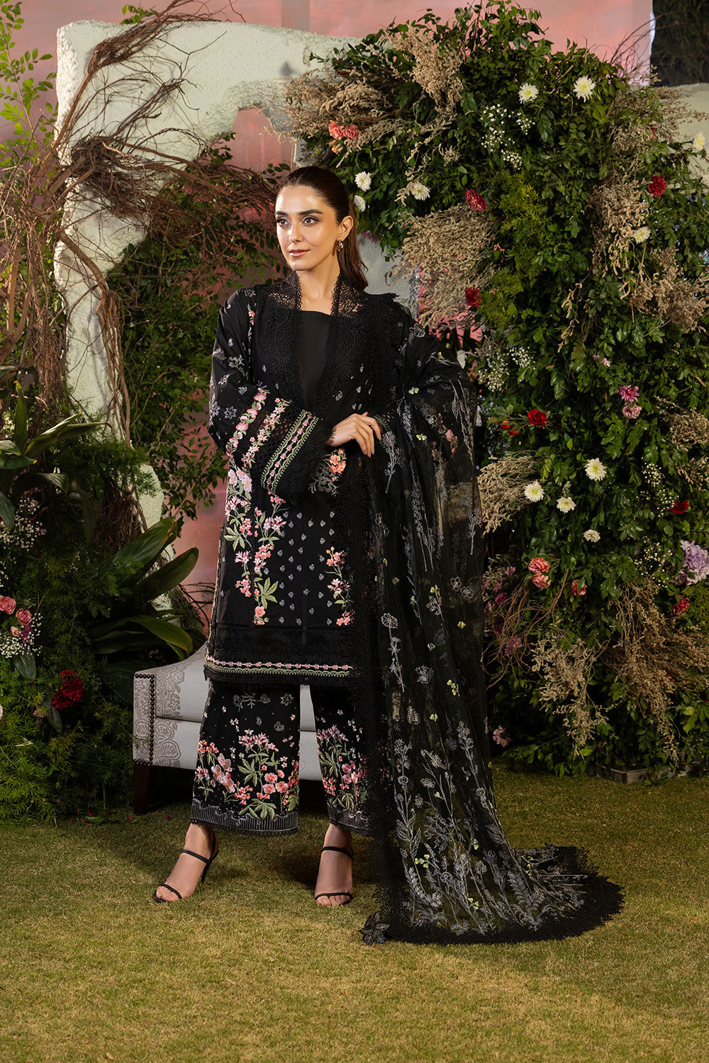Sobia Nazir | Luxury Lawn 25 | 14B - Riwayat-e-Khas