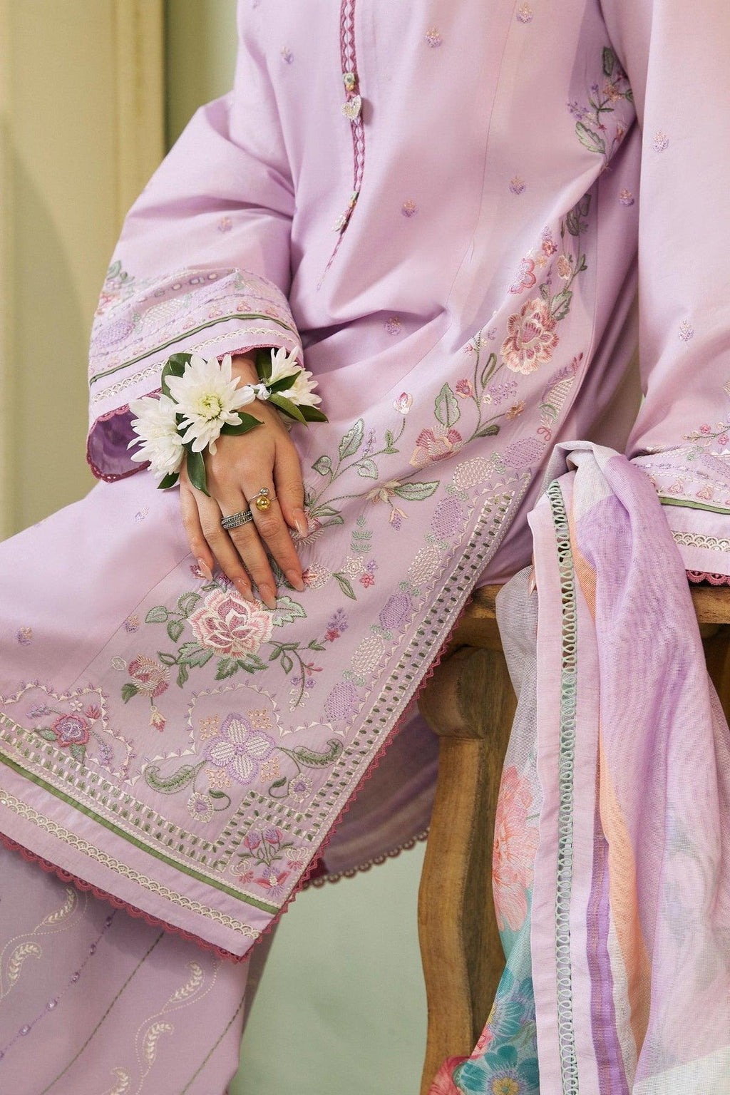 Zara Shahjahan - Layla 5A - Riwayat-e-khas