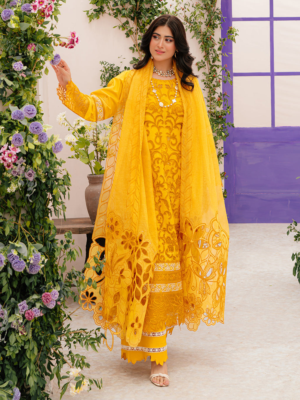 Mahnur | Allenura Luxury Lawn 24 | MERIDIAN - Riwayat-e-Khas