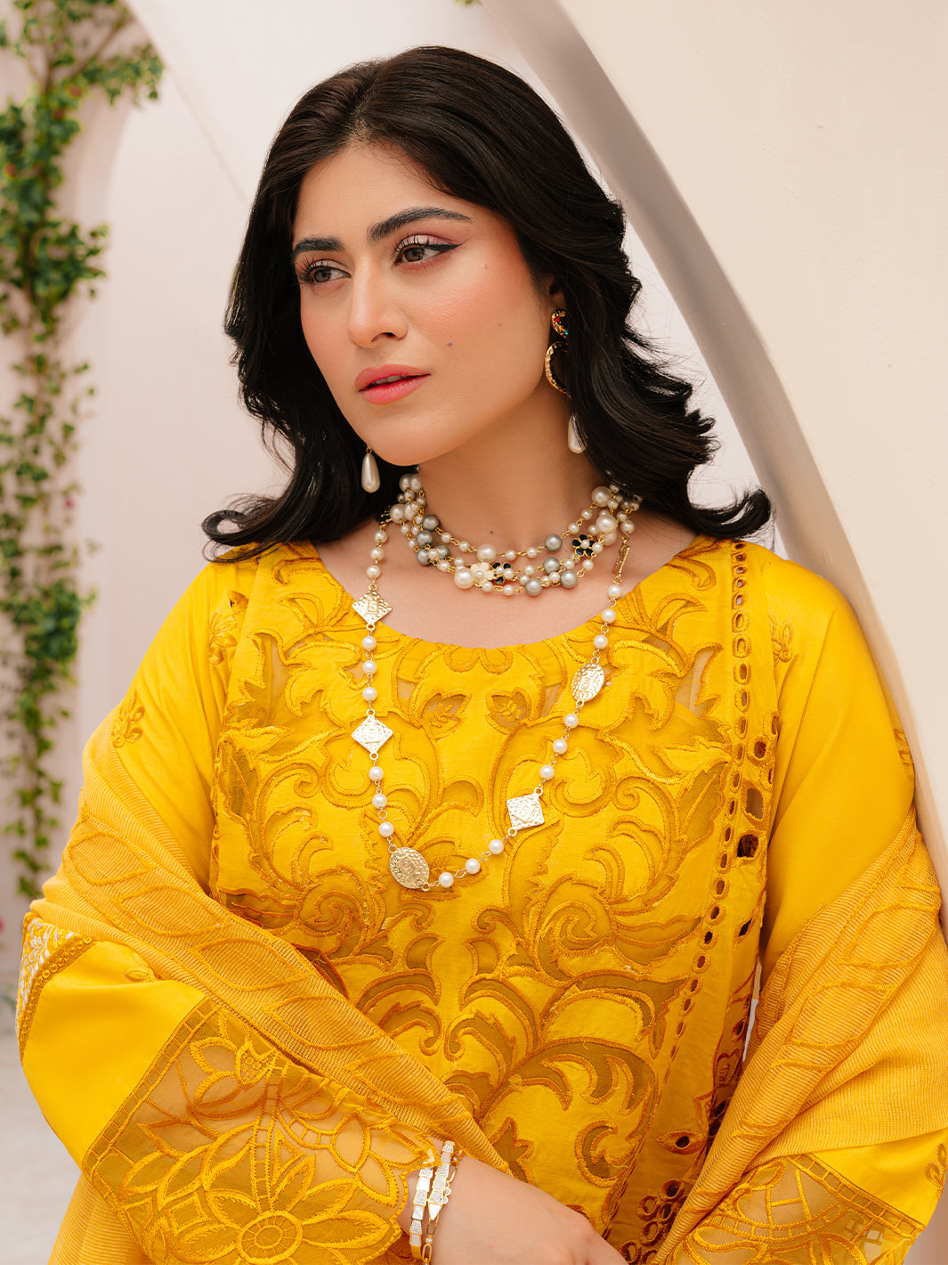 Mahnur | Allenura Luxury Lawn 24 | MERIDIAN - Riwayat-e-Khas