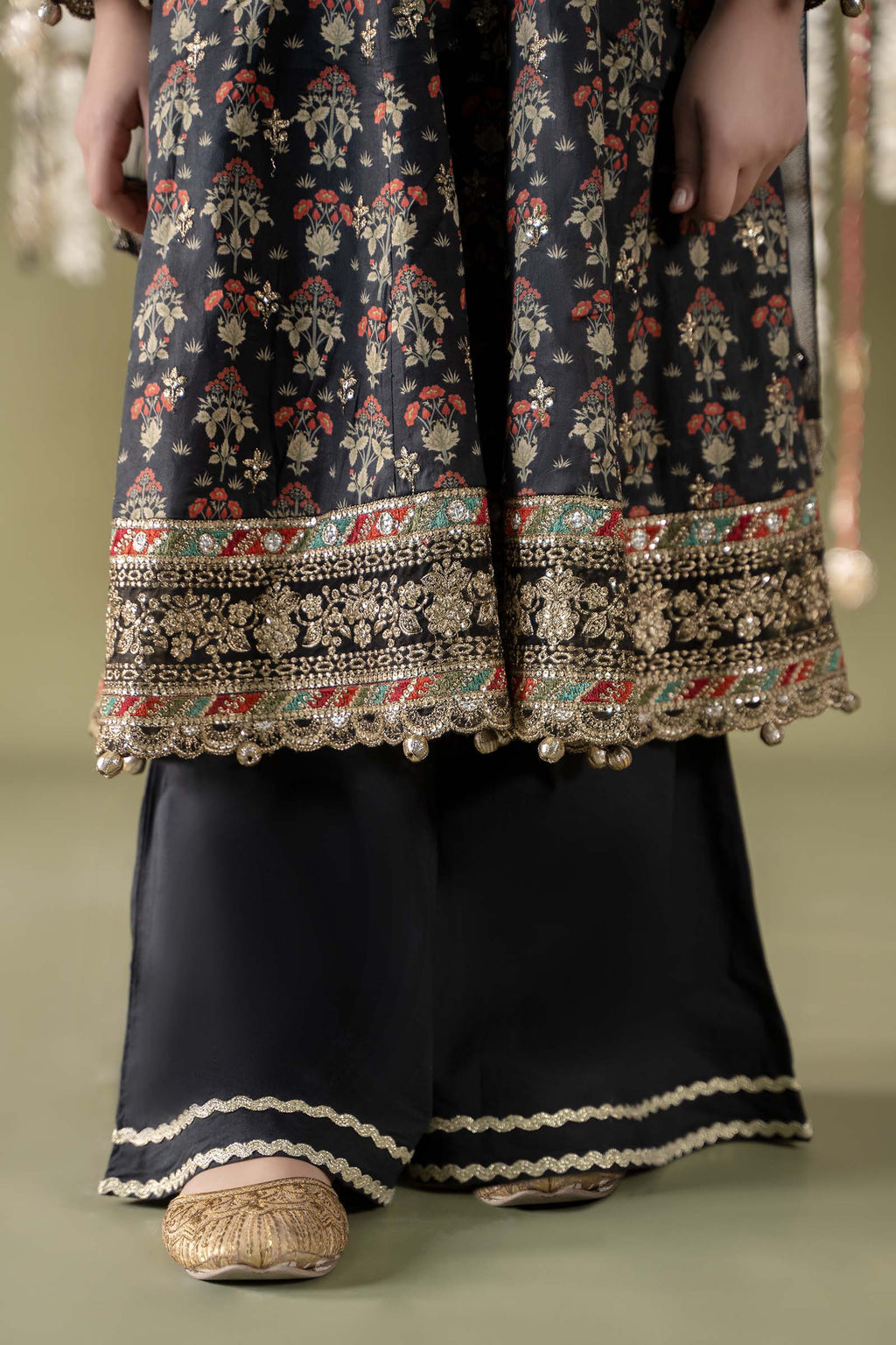 Maria B | 3 Piece Embroidered Lawn Suit | MKD-EF25-05 - Libasekhas