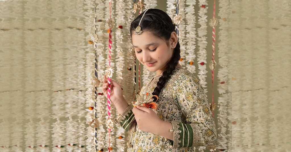 Maria B | 3 Piece Embroidered Lawn Suit | MKD-EF25-27 - Libasekhas