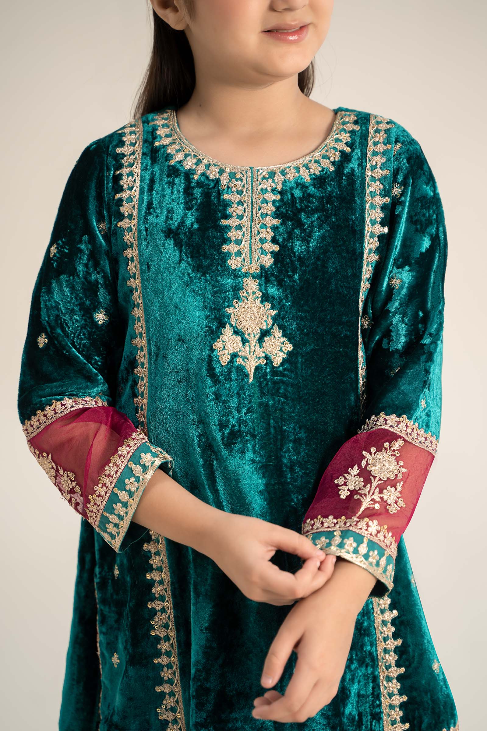Maria B | 3 Piece Embroidered Velvet Suit | MKS-W24-16 - Libasekhas