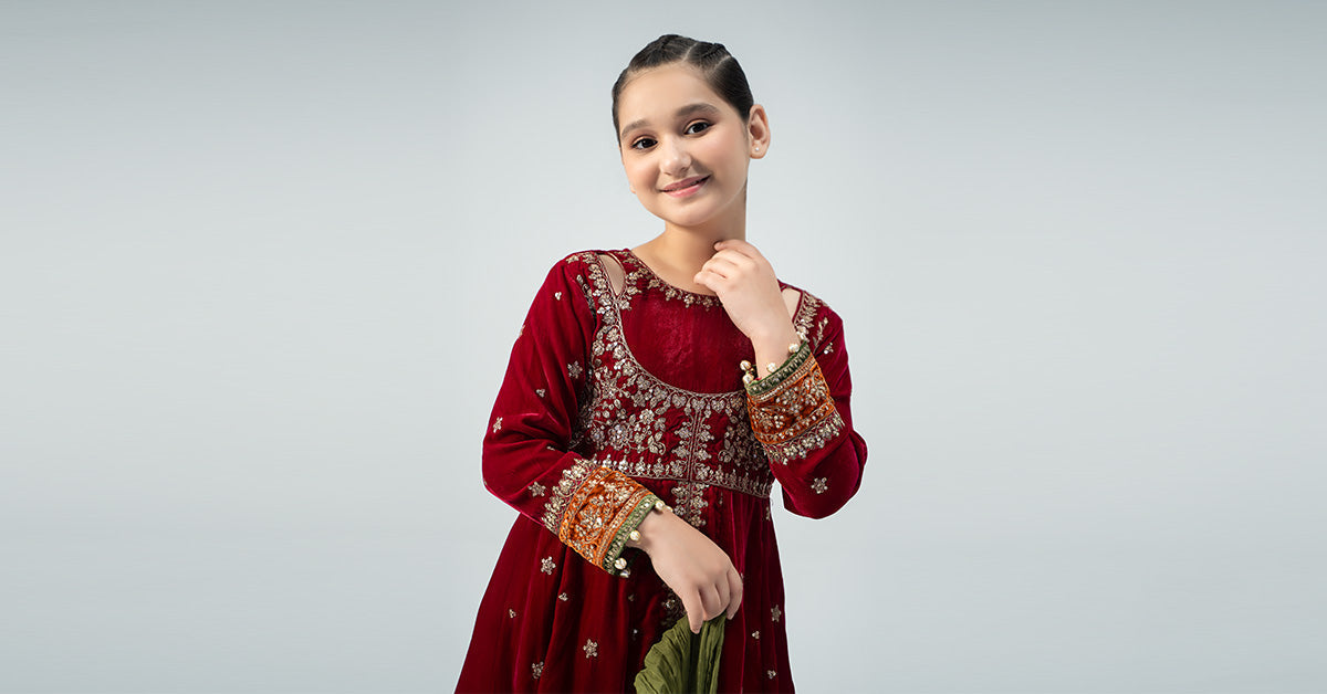 Maria B | 3 Piece Embroidered Velvet Suit | MKS-W24-17 - Libasekhas