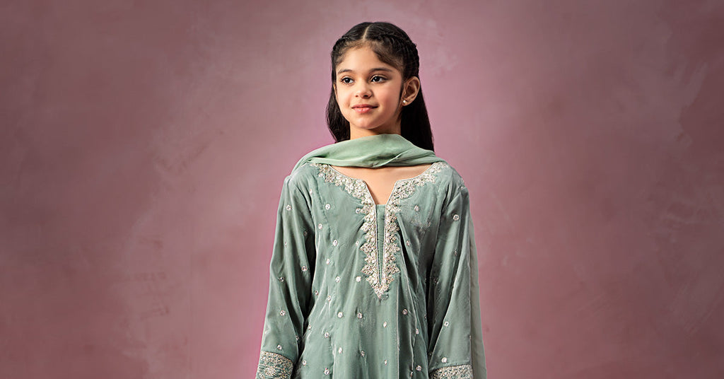 Maria B | 3 Piece Embroidered Velvet Suit | MKS-W24-38 - Libasekhas