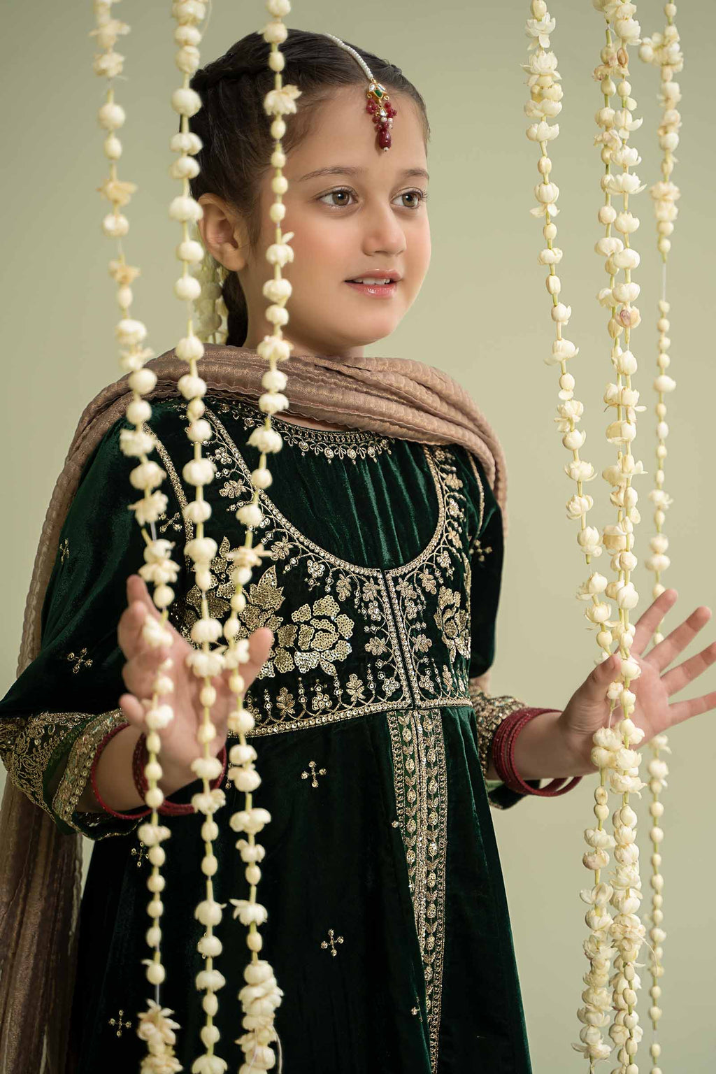 Maria B | 3 Piece Embroidered Velvet Suit | MKS-W24-40 - Libasekhas