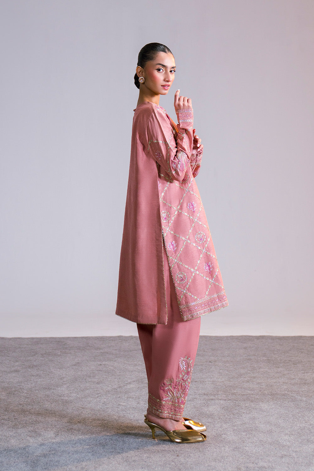 Maryum N Maria | MNM Luxe | NAOMI - Riwayat e Khas