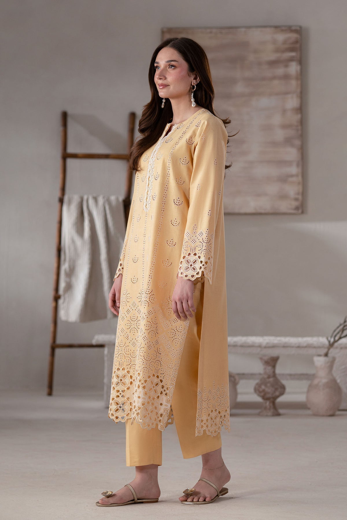 Akbar Aslam | Pret Lawn | Olen