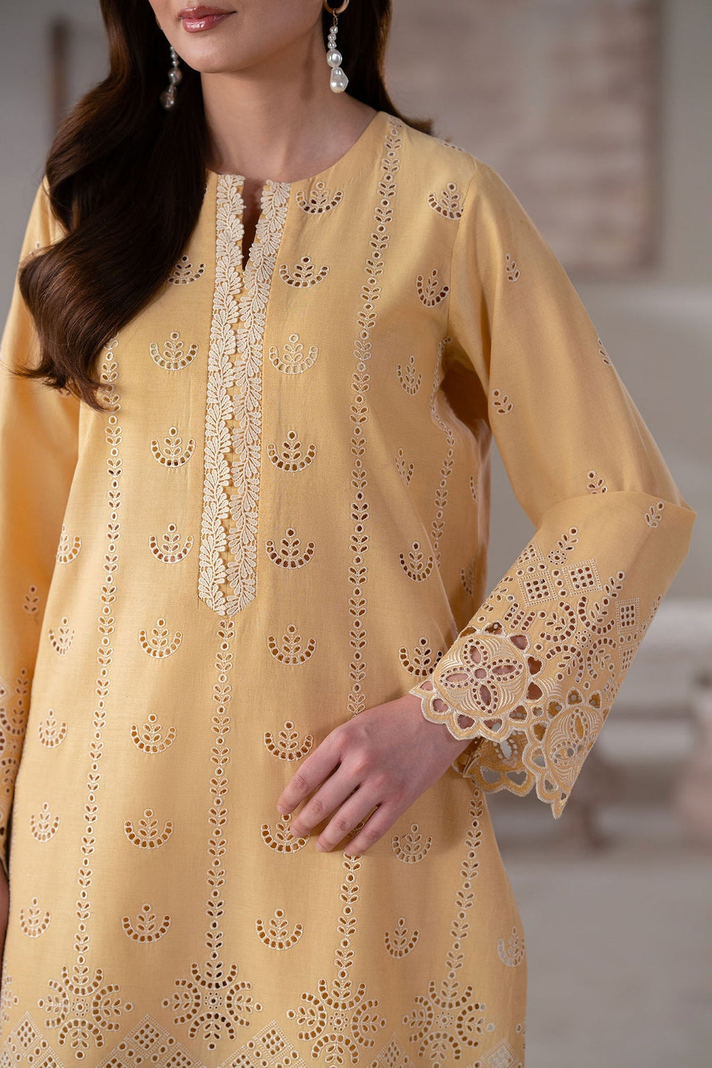Akbar Aslam | Pret Lawn | Olen