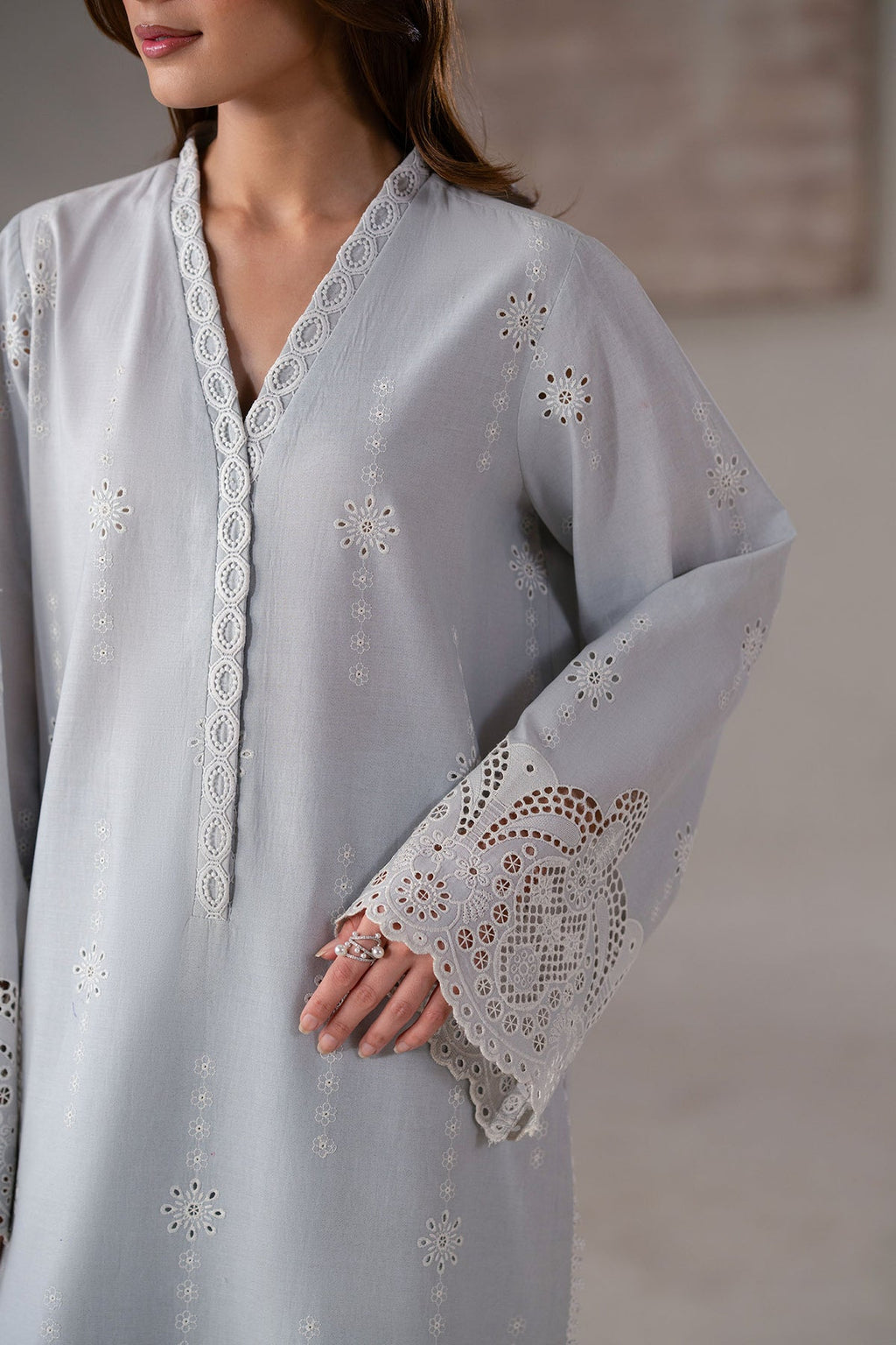 Akbar Aslam | Pret Lawn | Aithra