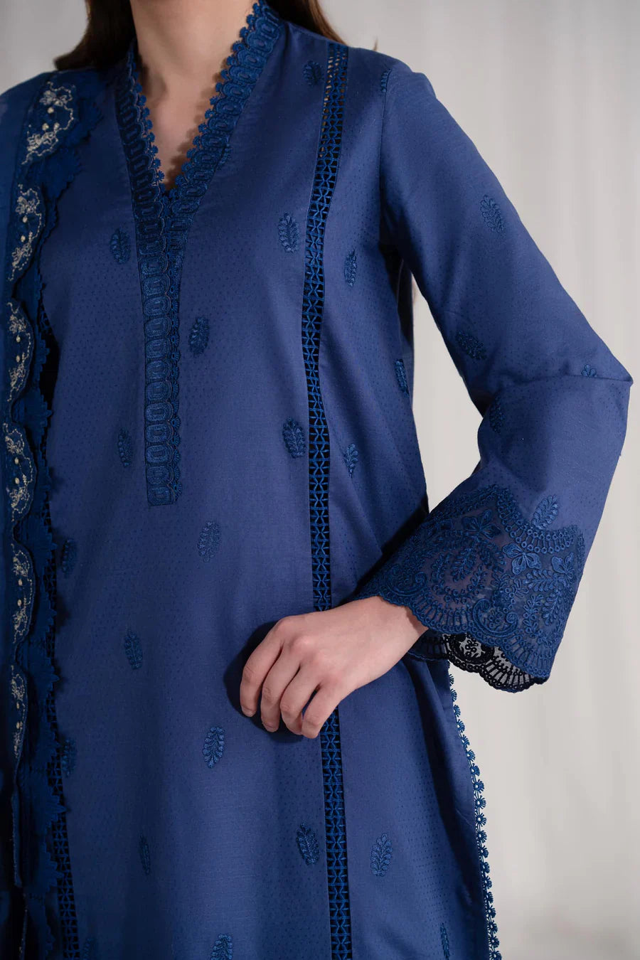 Akbar Aslam | Pret Lawn | Vesper
