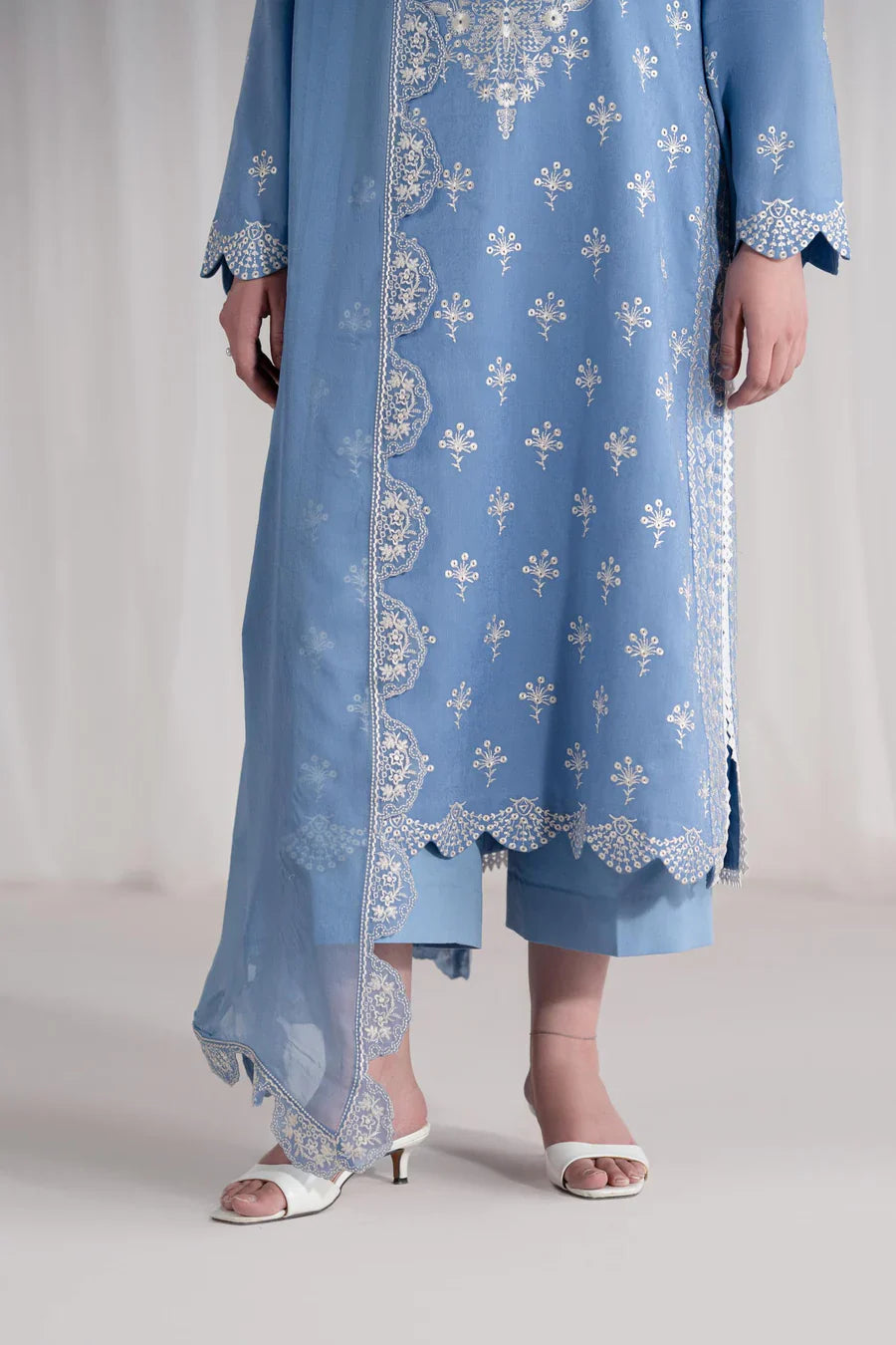 Akbar Aslam | Pret Lawn | Vienne