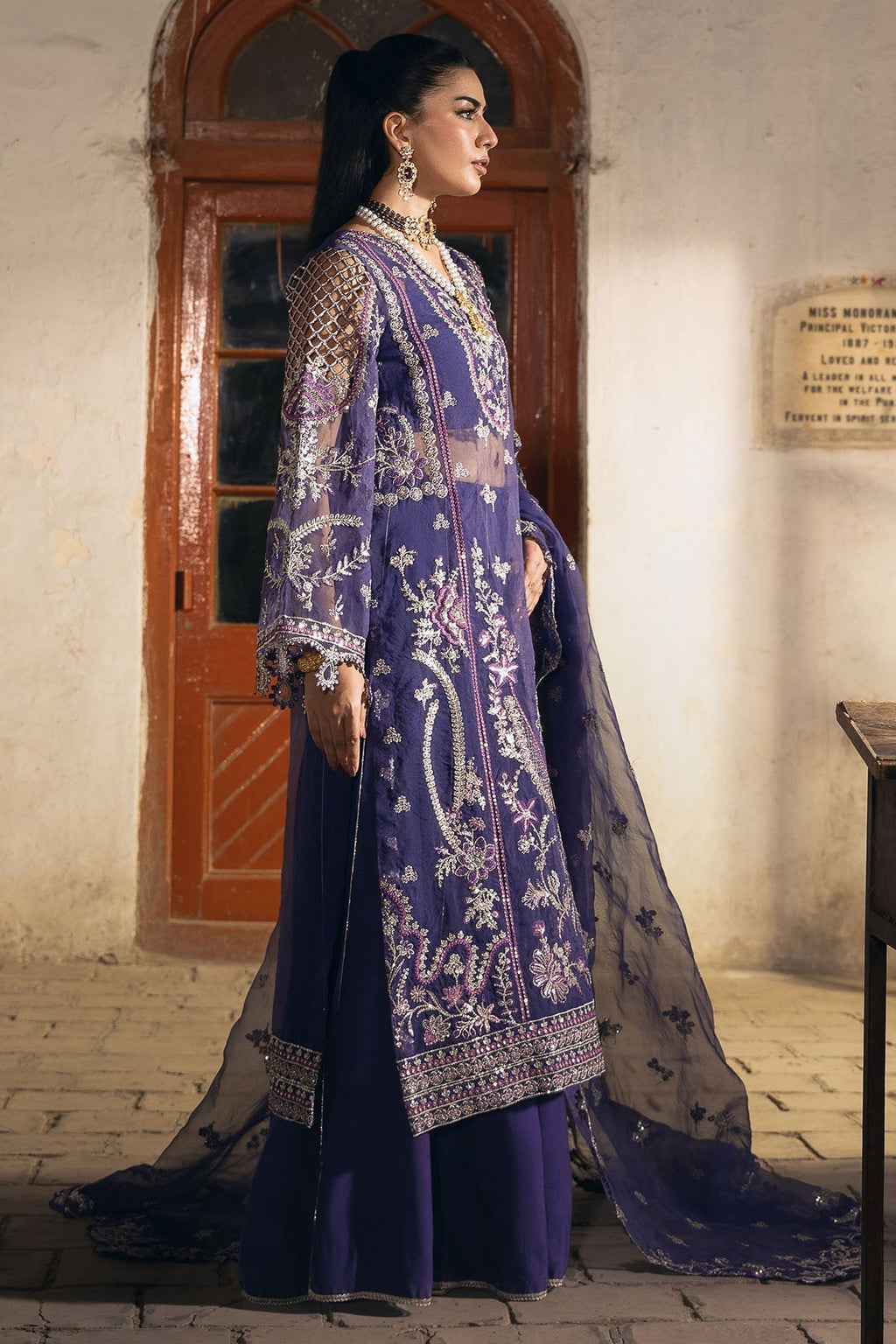 Motifz | Luxury Formal | 4811-DAISHA