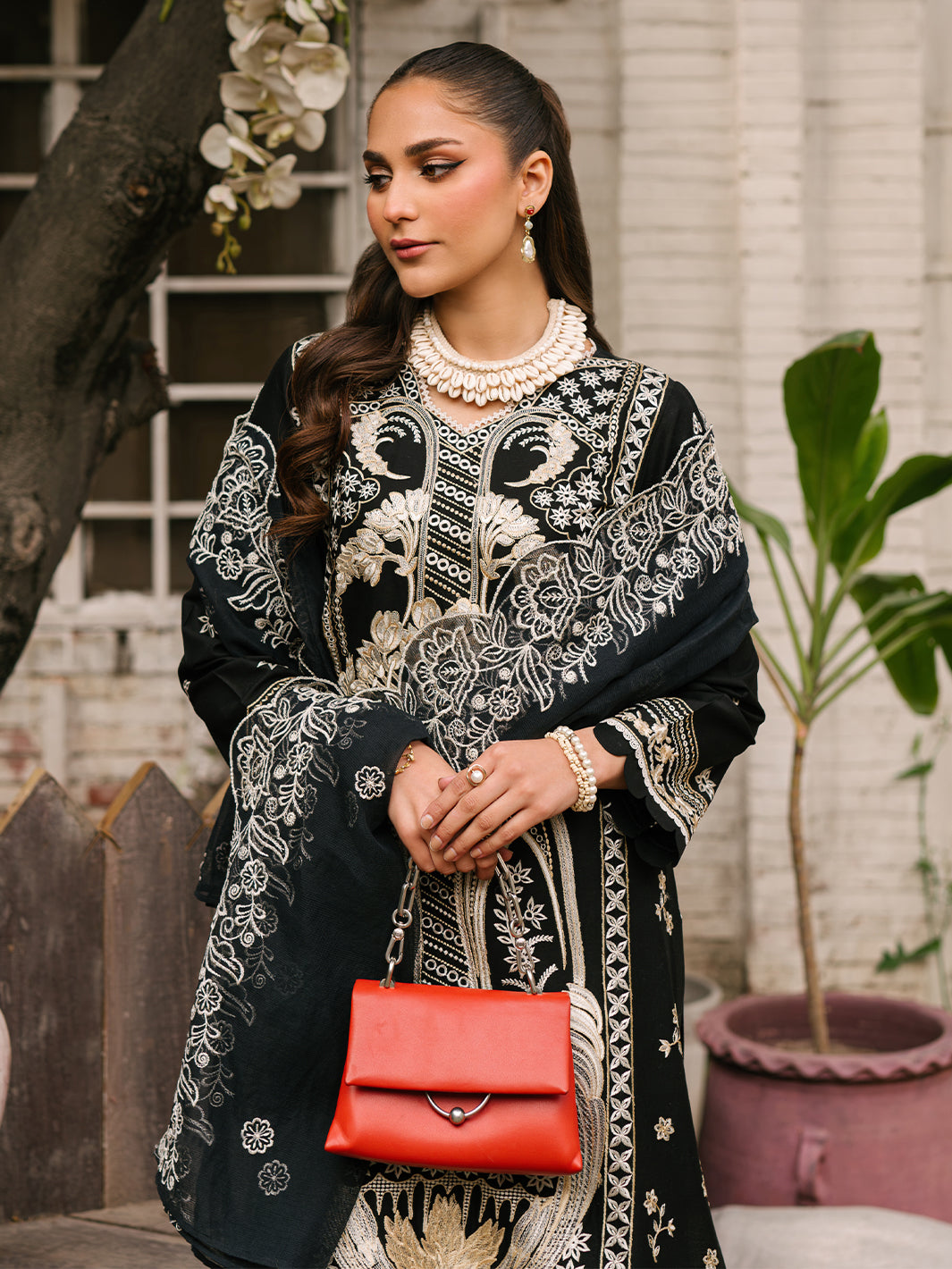 Mahnur | Masakali Luxury Lawn 24 | MK 04 - A - Riwayat-e-Khas