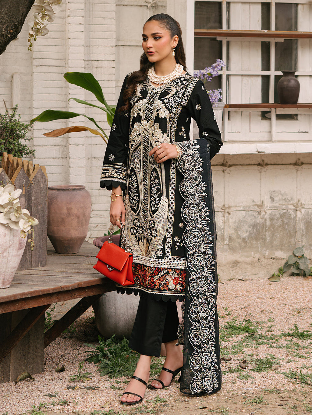 Mahnur | Masakali Luxury Lawn 24 | MK 04 - A - Riwayat-e-Khas